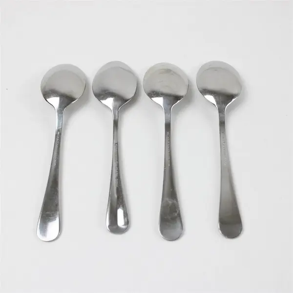 Set of 4 Wallace Silversmiths Kensington Stainless Teaspoons