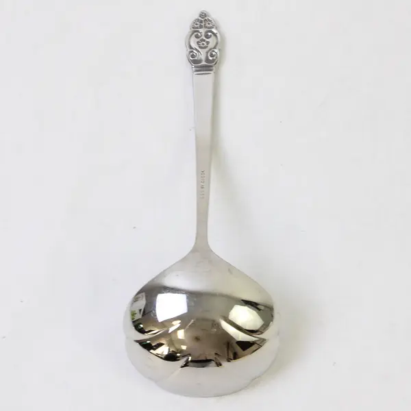 S.S.S. By Oneida Silver Erika Pattern Solid Gravy Ladle 7.75" Good Rare
