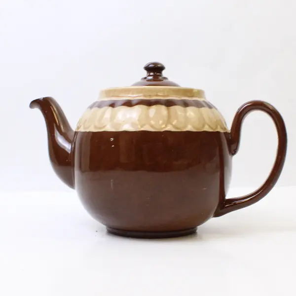 Vintage Brown Betty Fluted Pie-Crust Teapot - 9in, Warm Brown Glaze