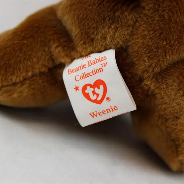 Ty Beanie Babies Weenie 1995 Brown Wiener Dog With Tag Protector Plush 