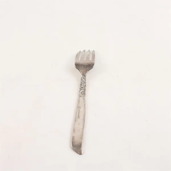 Oneida Silver South Seas Pattern (Silverplate) Flatware Baby Fork 5" Long