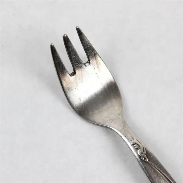 Homes & Edwards Romance Pattern (Silverplate) Flatware Baby Fork 4.25" Long