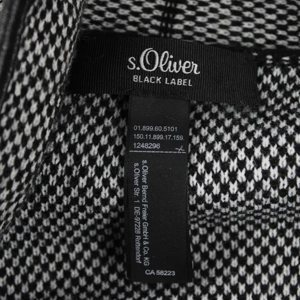 S.Oliver Black Label Women's 2XL Black & White Checkered Knit Open Front Cape 