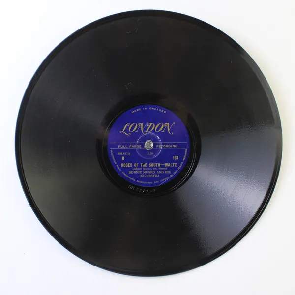 Ronnie Munro Wine, Women And Song/Roses of The South-Waltz 10" Shellac