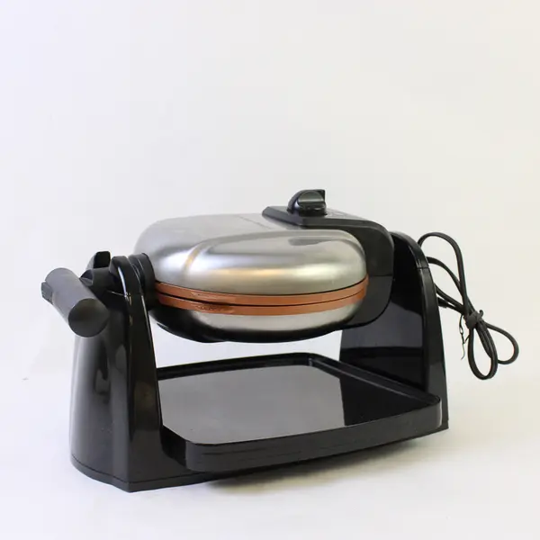 Hamilton Beach Belgian Waffle Maker Model 26031 Flip Removable Plates 
