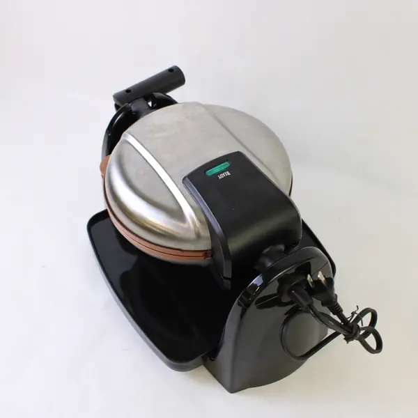 Hamilton Beach Belgian Waffle Maker Model 26031 Flip Removable Plates 