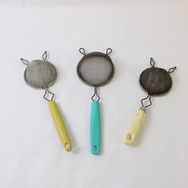 Lot Of 3 Unbranded Assorted Multicolor Handle Stainless Steel Strainer Sifter