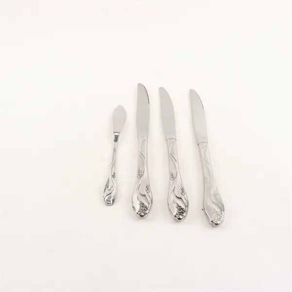 Lot of 4 Oneida Stainless Lorilei Pattern Flatware 1 Master & 3 Dinner Knives