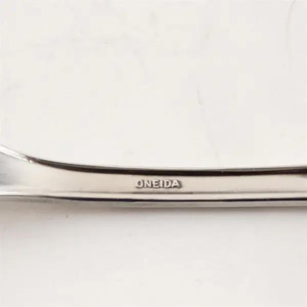 Lot of 4 Oneida Stainless Lorilei Pattern Flatware 1 Master & 3 Dinner Knives