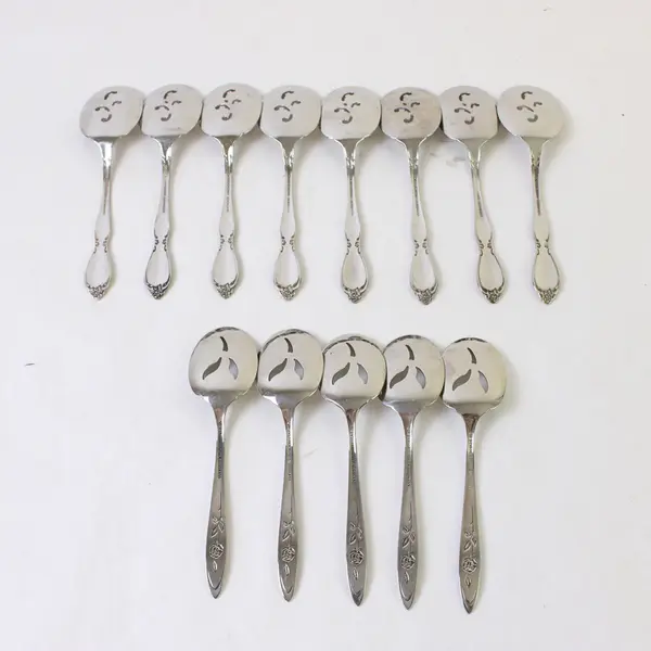 Lot of 13 Assorted Stainless Steel Slotted Sugar Spoons Event Flatware