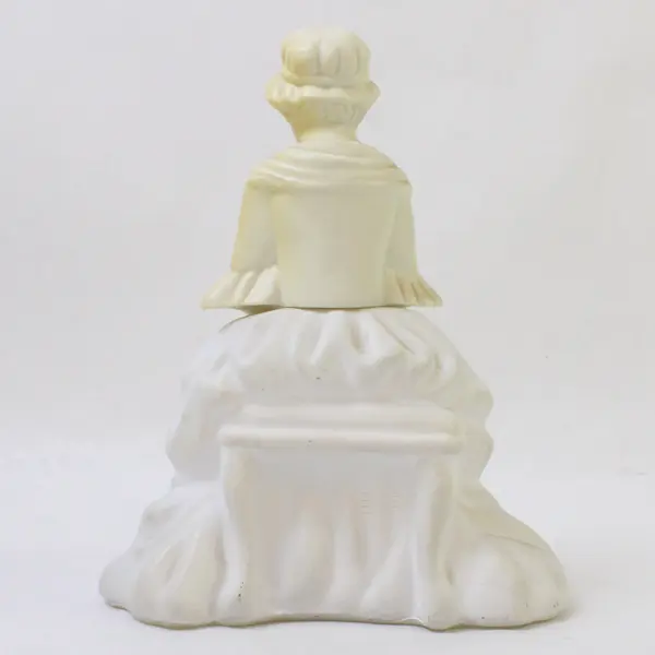 Vintage 1976 AVON Betsy Ross Figurine Cologne Decanter - Empty