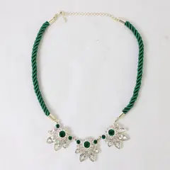Avon Elegant Royale Collar Necklace Green Rhinestones 19"