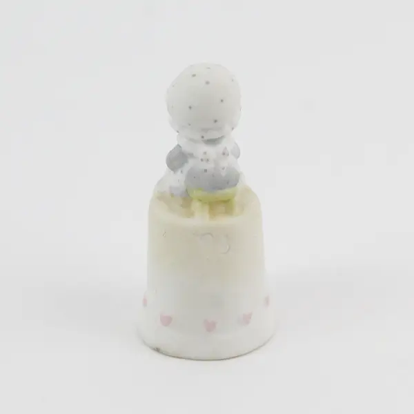 1984 Sam Butcher Enesco Precious Moments Love Covers All Thimble