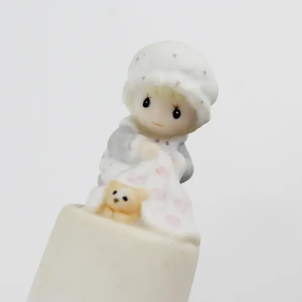 1984 Sam Butcher Enesco Precious Moments Love Covers All Thimble