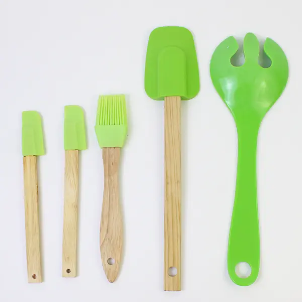 Lot of 5 Kitchen Utensils Melamine Salad Server 3 Spatulas Condiment Brush