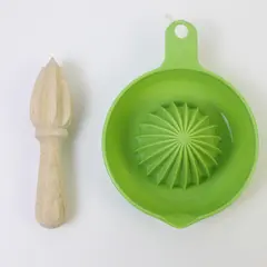 Lot of 2 Lemon Squeezers Citrus Juicers Green Plastic & Wooden Handheld