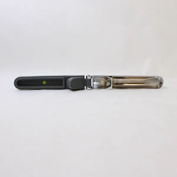 Core Kitchen Light Green Garlic Press Compact