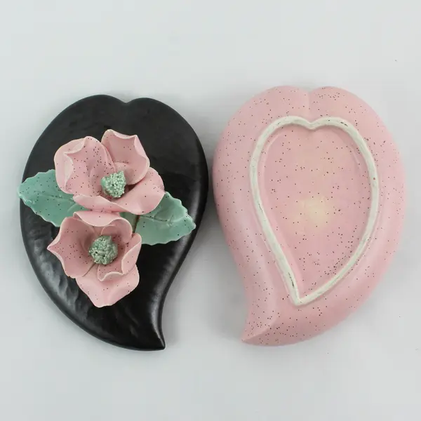 Vtg Leaf Shaped California Pottery Pink and Black Trinket Box W/ Applied Flowers