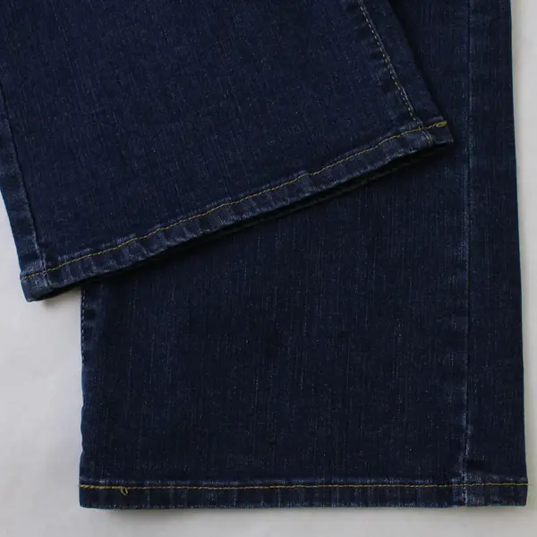 Levi Strauss Signature Women's 33/34 Totally Shaping Pull-On Bootcut Jeans Flaws