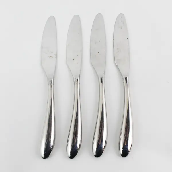 Lot of 4 Yamazaki Aquatique Pattern (Glossy) SS Dinner Knives 9.25" Long Good