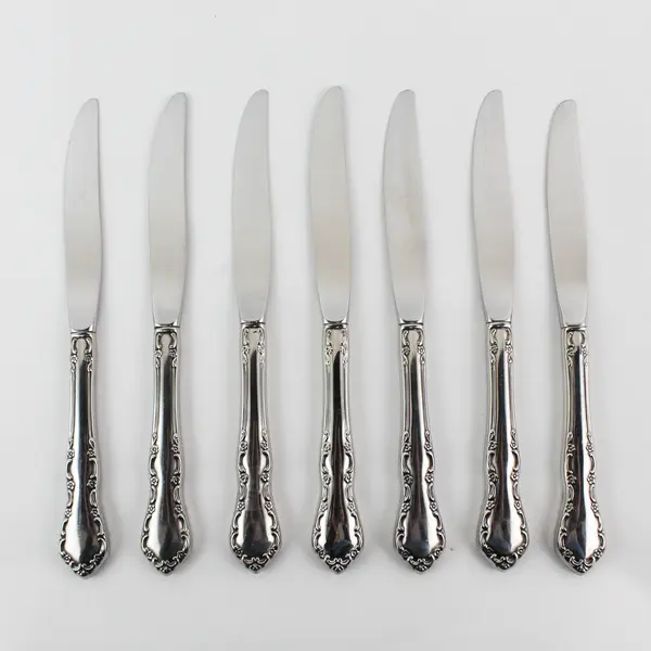 Lot of 7 Oneida Silver Mansion Hall Pattern Stainless Dinner Knives 9" Long Good