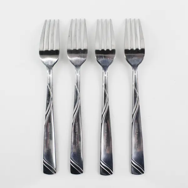 Lot of 4 Cambridge Silver Tabitha Sand Pattern Stainless Dinner Forks 8.25" Good