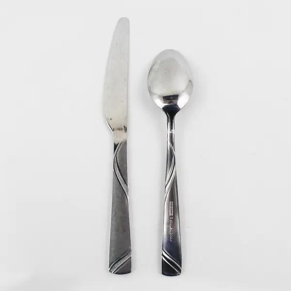 Lot of 2 Cambridge Silver Tabitha Sand Pattern SS 1 Soup Spoon 1 Dinner Knife 