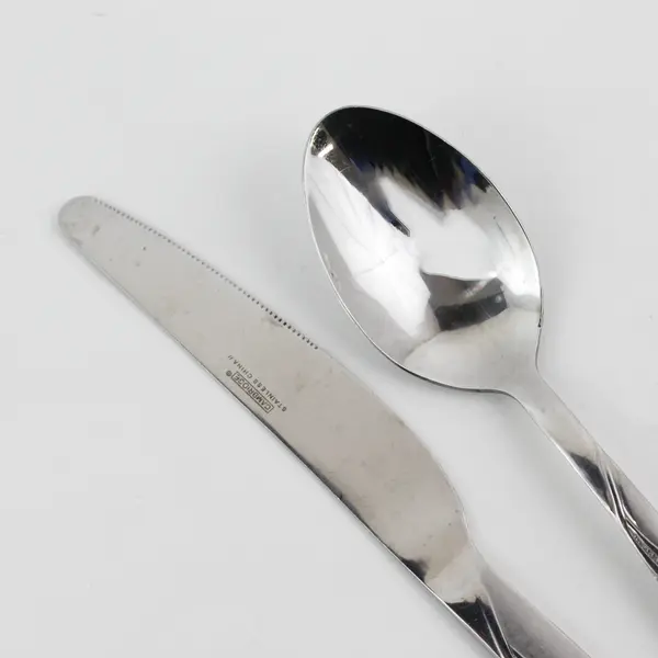 Lot of 2 Cambridge Silver Tabitha Sand Pattern SS 1 Soup Spoon 1 Dinner Knife 