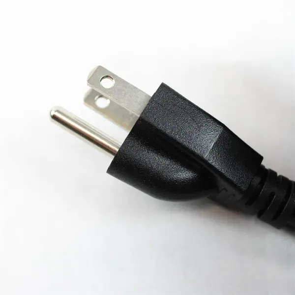 Intertek 5025861 Furniture Power Distribution Unit Power Strip Black Untested