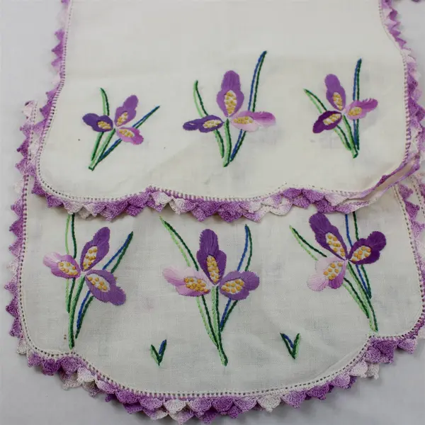 4 Pc Lot Vintage Purple Flower Embroidered White Placemats and Hot Pads Flawed
