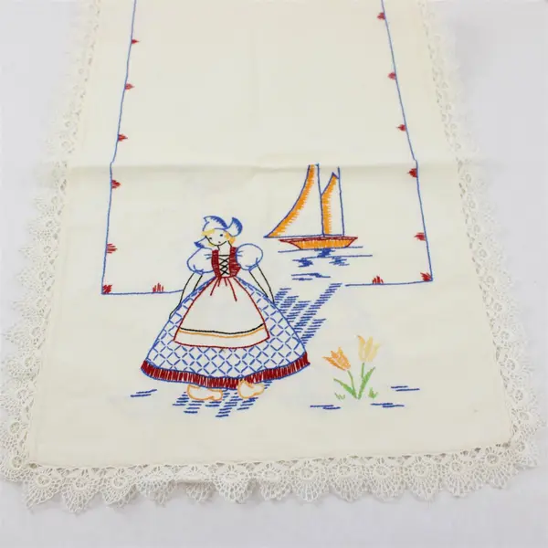 Lot of 5 Vintage Embroidered and Crocheted Table Linens DIY Fabric Upcycling