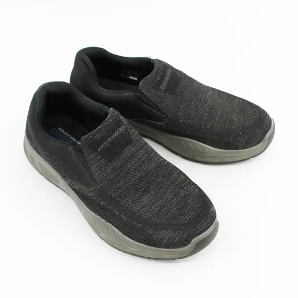 Skechers Black/Gray Relaxed Fit Cohagen Knit Walk Sneakers Slip On Mens Size 9.5