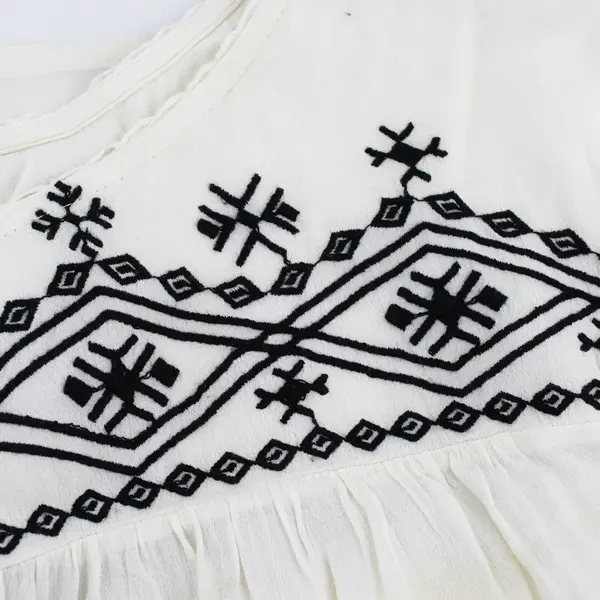 Lucky Brand White W/ Black Embroidery Short Sleeve Blouse 100% Rayon Women's XL