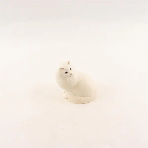 Vintage 1989 Resin Cat Figurine White Odd-Eyed Blue & Yellow