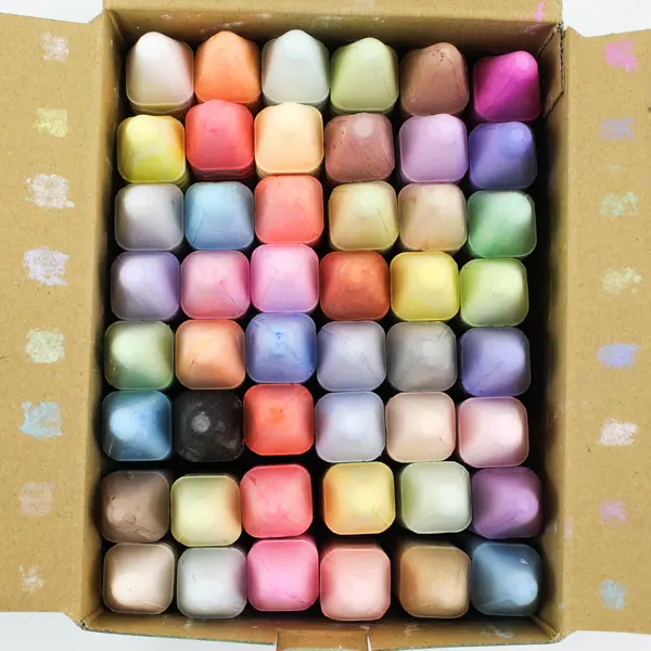 48 Piece Crayola Washable Sidewalk Chalk in Assorted Colors 51-2048 NEW