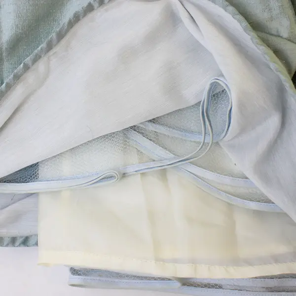 Vintage Unbranded Women's 30"W Baby Blue Taffeta Pleated Tulle Lined Skirt 
