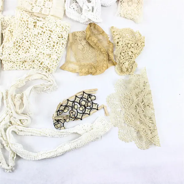 24 Piece Lot Vintage Lace Trim Scraps and Embellishments DIY Sewing Crafts