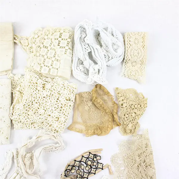 24 Piece Lot Vintage Lace Trim Scraps and Embellishments DIY Sewing Crafts
