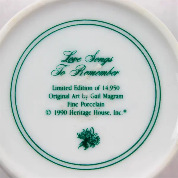 Heritage House Love Songs to Remember Porcelain Music Box Floral Gold