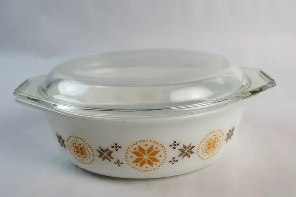 Vintage Pyrex Town & Country 1.5 Qt 043 Casserole Dish w/ 943 C Lid