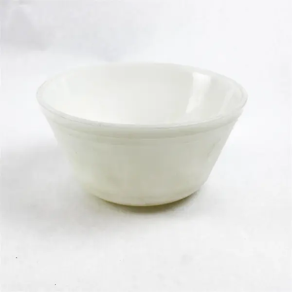 Federal Heat Proof Ovenware Solid White Milk Color Glass Mixing Bowl 7.25"