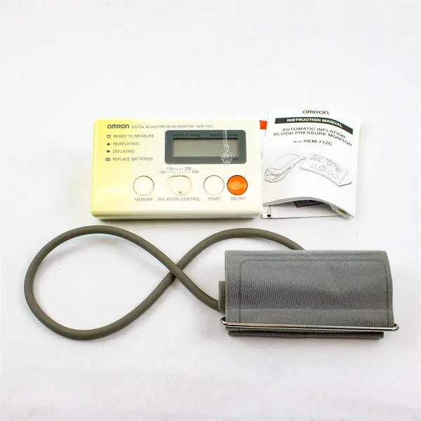 Omron Automatic Inflation Blood Presser Monitor HEM-712C Needs 4 "AA" Batteries 