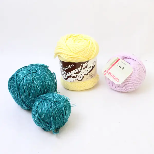 Lot of 3 balls & 1 Skein of Assorted Yarn Yellow Aqua Blue Lavender