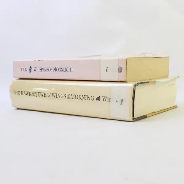 Lot of 2 Lori Wick Books - Whisper of Moonlight & The Hawk & The Jewel