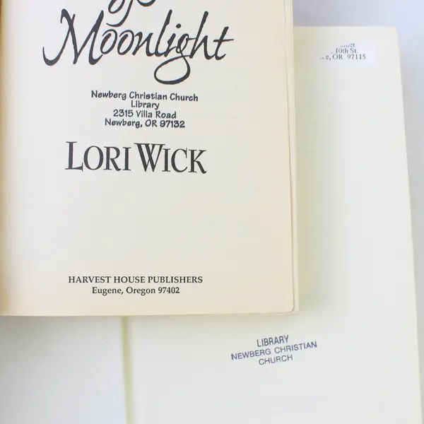 Lot of 2 Lori Wick Books - Whisper of Moonlight & The Hawk & The Jewel