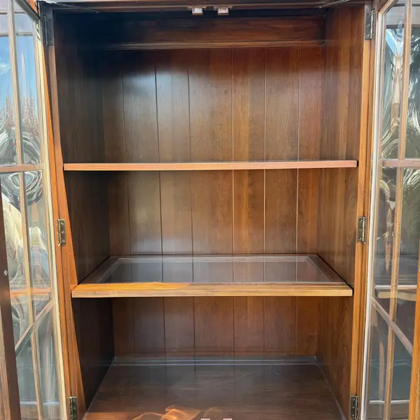Vtg Ethan Allen French Country China Cabinet Bubble Glass-Freight / Local Pickup