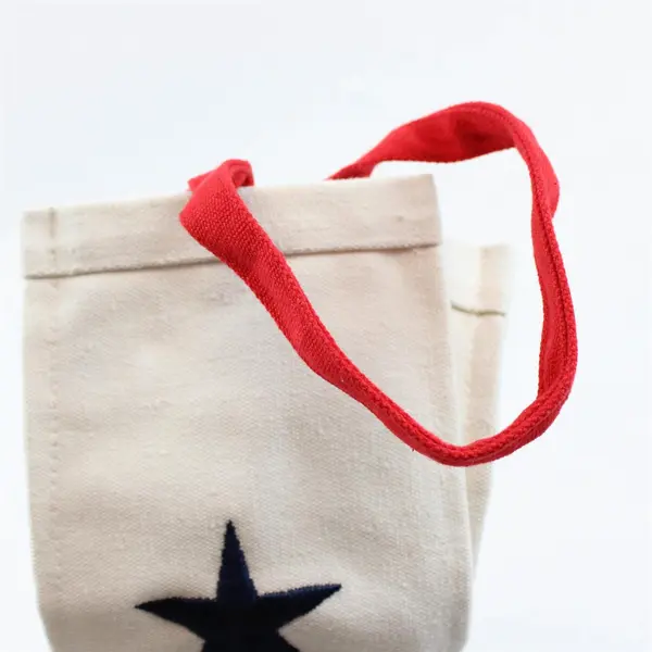 Cottage Canvas Wine Gift Bag White w/ Blue Star & Red Bottom
