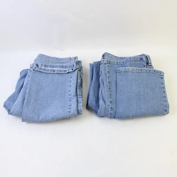 Lot of 2 Gloria Vanderbilt Wms 12 Light Wash Mid-Rise Amanda Denim Jeans - Flaws