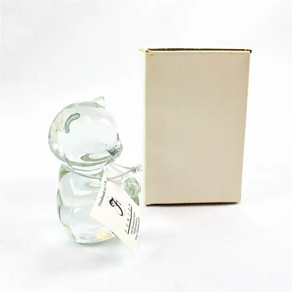 Fenton Handcrafted August  Lion Hearted  Glass Bear W/ Peridot Heart And Tag