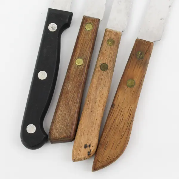 Lot of 4 Serrated Stainless Steak Knives With Wooden Handles 8" to 8.75" Good